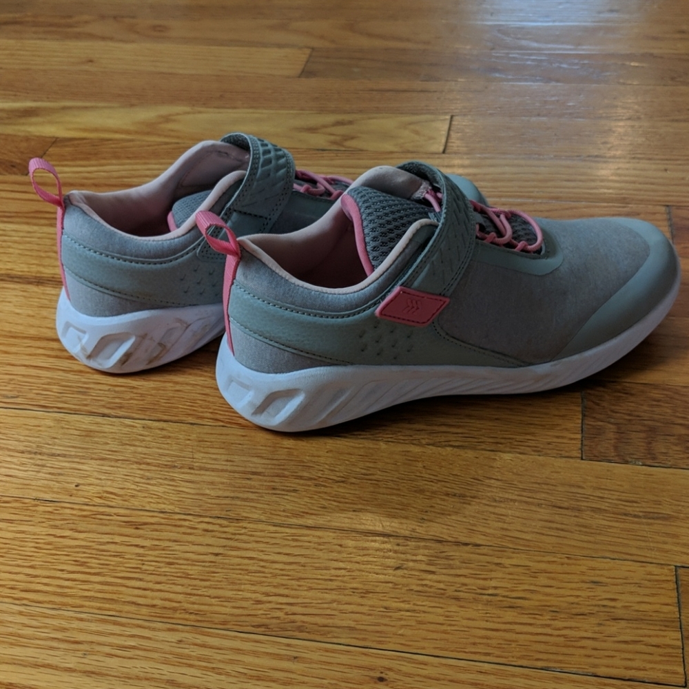 Target Girls Size 4 Sneakers